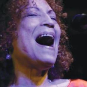 Iqua Colson singing in performance, from the Hot House Jazz Guide, November 2024